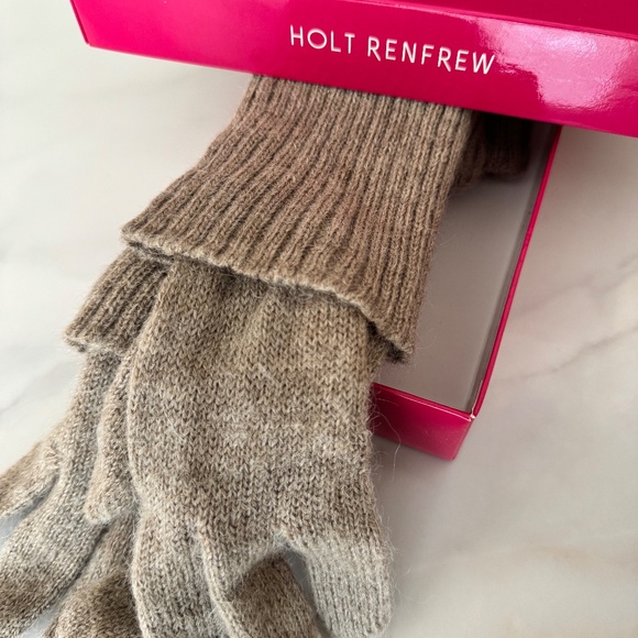 HOLT RENFREW Mohare/Wool Winter Gloves ONE SIZE - Picture 8 of 8